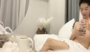瘦猴先生探花_新约的良家少妇，吃饱喝足开操，大长