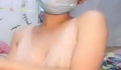 妹子全裸按摩器自慰喷水