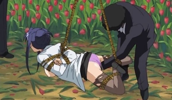 【中文字幕】踩在处女和成熟的妻子身上！