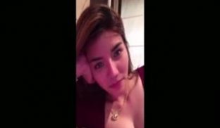 【网曝门事件】泰国塔湾高校极品披肩高气质美女校花