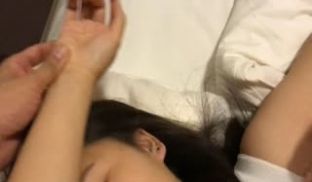 气质美女被下Y后死猪半睁眼玩法超多长相没得挑迷后