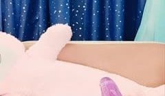 胸前纹身贴大奶美女道具口交全裸炮击抽插后入玻璃棒