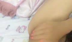 咪咪很漂亮的新疆混血白净主播妹子大秀