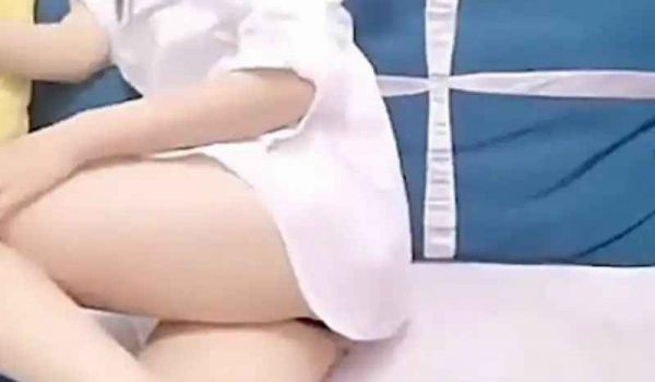 小哥为了好评陪吃锅还被啪了
