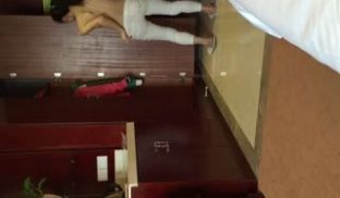 国模兼职大学生妹酒店人体私拍花絮沐浴视频