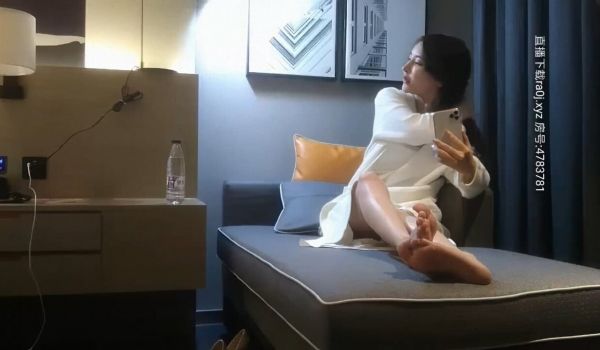【雀儿满天飞】贵阳大圈极品少妇 气质时尚 S型身
