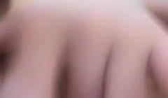 手机直播身材苗条美女主播床上大秀_2018050