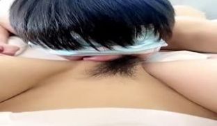 骚妹妹玩的真刺激，让小男友各种舔弄抠穴，特写展示