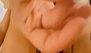 老公突然来电！饥渴人妻骑乘上位喘息：别接电话…快
