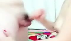 戴着个眼镜样子很闷骚的素颜丫头全程露脸和炮友玩各