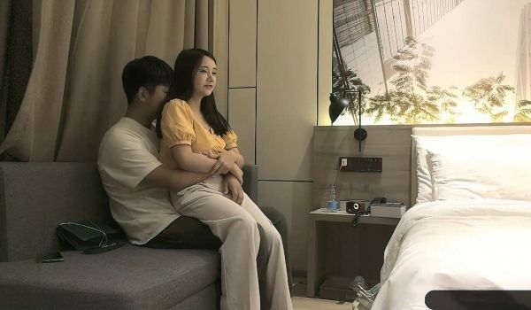 (探花系列)小宝寻花黄衣甜美妹子