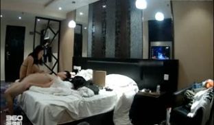 喷血推荐-主题酒店偷拍身材修长漂亮大学美女私会网