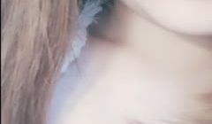 机直播平台年龄不大看着很清纯的美女主播漏奶漏b小