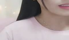 手机直播福利之少女心露脸黑丝大秀_2018120