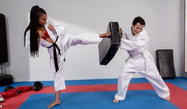 kira noir fighting foot 