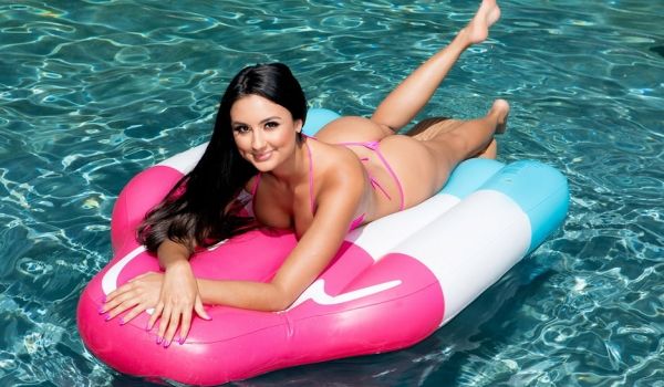 eliza ibarra diving for 