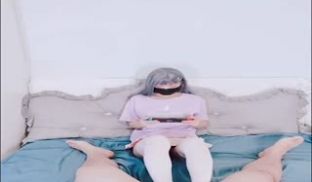 推特极品网红爱脚交~用自己的脚脚把你的棒棒搓热~