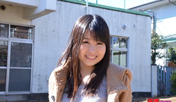 天然素人022514-01说服首次AV面接的女孩