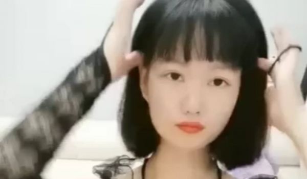黑丝高跟颜值妹掰穴自摸!