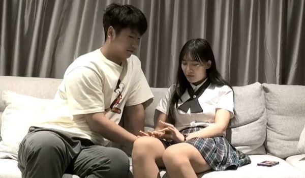 小宝寻花约了个童颜大奶萌妹子啪啪，恋爱了!