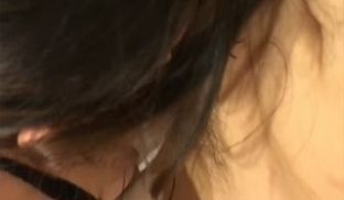 “我草你爽还是你老公草你爽”高颜值气质美少妇出轨