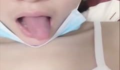 99年清纯妹子在家做直播 胡淫乱语套路礼物 BB