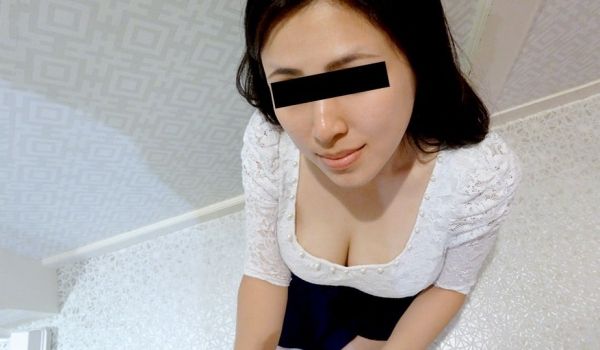天然素人10mu01 チンコをがっつく欲求不満娘