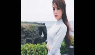 高颜值喜欢玩野外露出自拍女神级美女草莓穆斯视图版