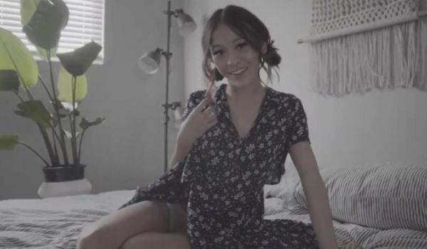 [欧美] 带点日系感的欧美主播~一件一件慢慢脱~