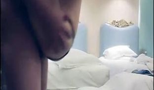 【小天】4 腰很软眼镜少妇，蹲着舔屌口交活不错非
