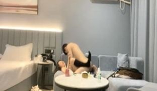 瘦猴先生探花_师范大学妹子，肤白貌美正青春，小美