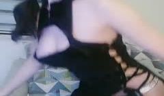 舔瓶盖的小仙女_密码房自慰_20210216