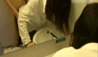 呆哥北京酒店爆操背着老公偷情的漂亮良家少妇2,趴