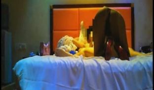 内裤哥桑拿会所高价钱找的性感高挑头牌女公关,应该