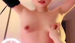 #小恶魔来了 一线天妹子啪啪大秀