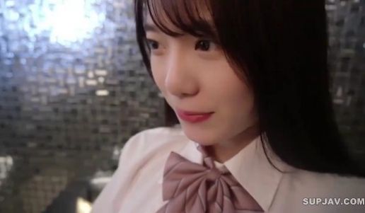 元气满满清纯美眉