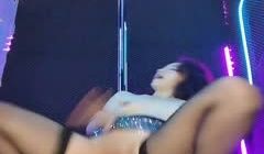 【#台湾小飘飘_重磅裸舞女神假鸡巴自慰白浆像牛奶