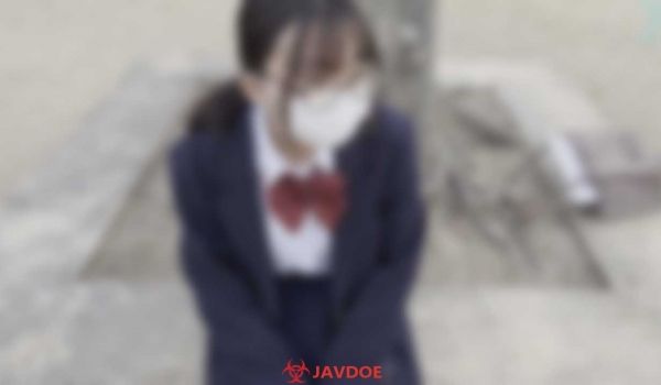 用芋头把戴眼镜的文学处女戴上了。刚毛纯人把这层膜