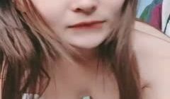 温柔的小少妇露脸深夜撩骚互动狼友，脱了衬衫就开始