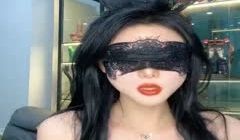 爆乳肥臀极品，小尺度诱惑，珍珠内裤黑丝袜，拨开内