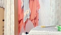 做完饭给大家秀一秀撩起衣服一对豪乳，又白又大超诱