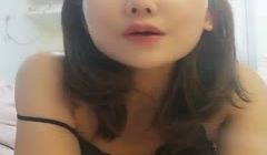 短发黑衣少妇换上透视情趣装道具自慰 吊带黑丝近距