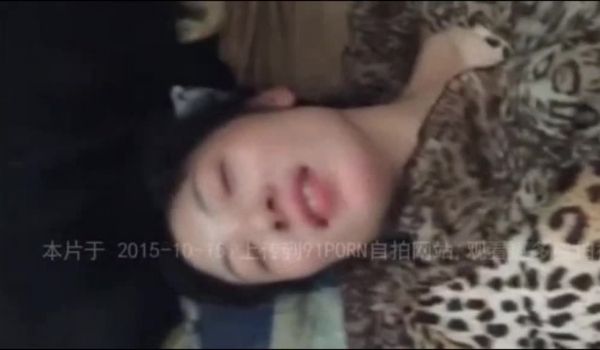 还那么年轻的女人 床上高潮直接叫老公