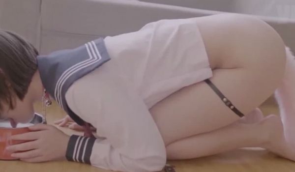 清纯学妹真空上阵！湿身诱惑私密直播秀 校服下竟藏