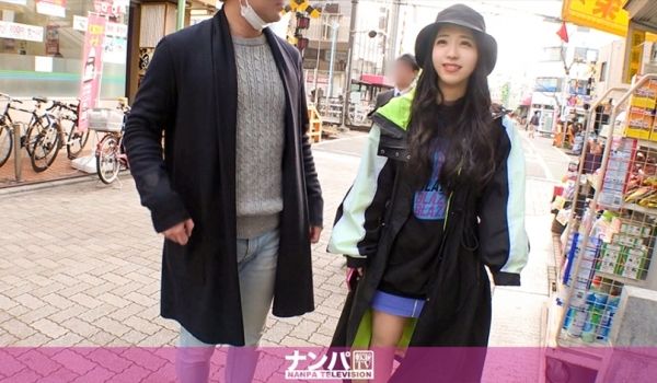 【一色まりあ】街拍搭讪渴求肌肉巨根男的清纯大学生