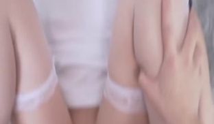 [白丝美腿]透明蕾丝湿身诱惑 无套骑乘男友激烈抽