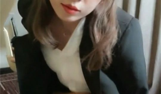 超美小女巫露娜土豪定制私拍流出OL装黑丝露毛字裤