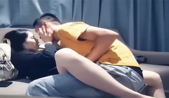 风骚美少妇兼职援交 饥渴难耐私下接客 淫水泛滥任