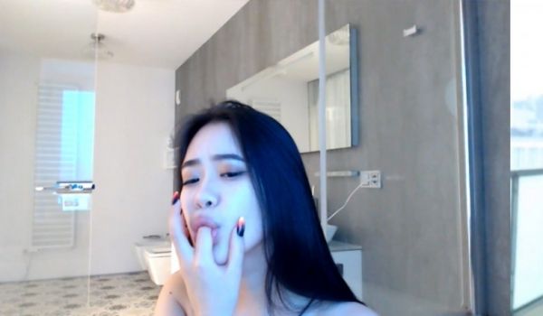 [欧美] Li Chang Show~趴在床上露