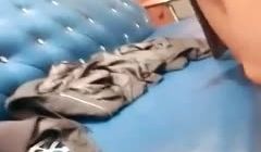 皮肤很好的童颜大奶妹子直播撕破丝袜和粉丝炮友在K